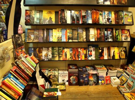 Photo Het Gele Teken in Hoorn, Shopping, Buy hobby stuff