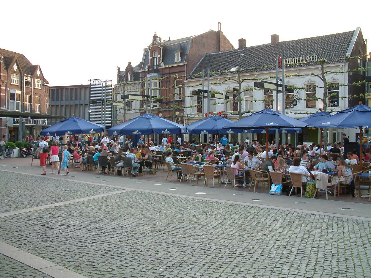 Photo Heuvel in Tilburg, View, Sights & landmarks, Neighborhood, square, park - #1