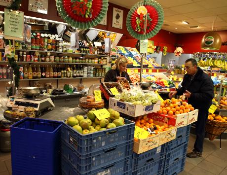 Photo Koos Bertels Groenten- en fruit in Delft, Shopping, Delicacies & specialties