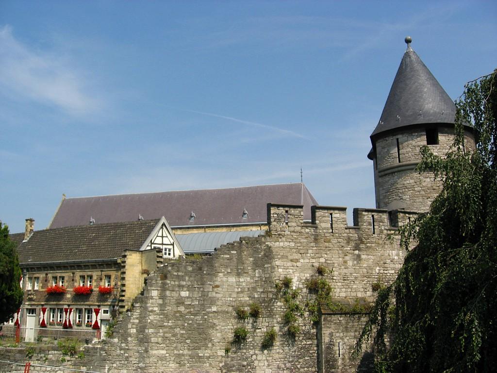 Photo Pater Vincktoren in Maastricht, View, Sightseeing, Walk around - #1