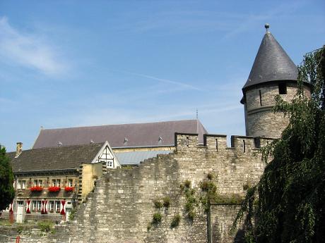 Photo Pater Vincktoren in Maastricht, View, Sightseeing, Walk around