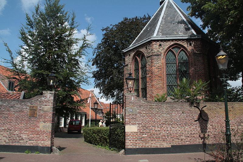 Photo Hofje Armen de Poth in Amersfoort, View, Sights & landmarks, Neighborhood, square, park - #1