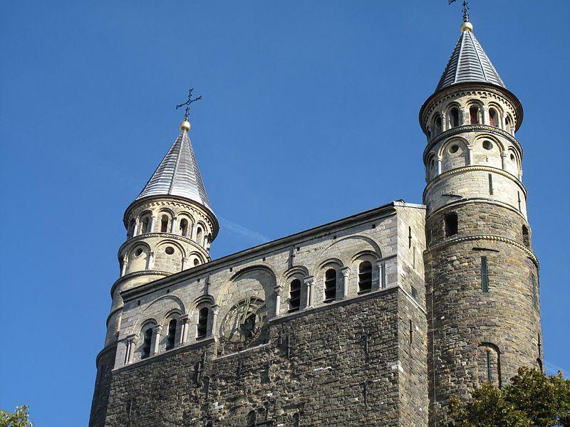 Photo Onze Lieve Vrouwe Basiliek in Maastricht, View, Visit museum, Sightseeing - #1