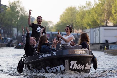 Photo Those Dam Boat Guys in Amsterdam, Activity, Activities