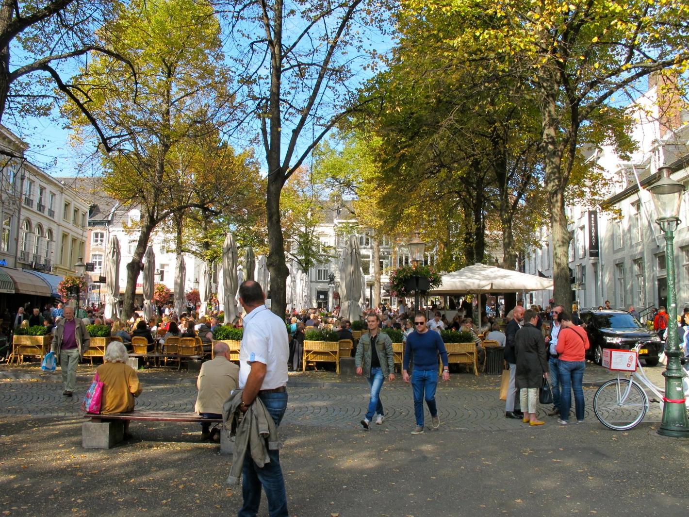 Photo Lieve Vrouwekerkhof in Amersfoort, View, Sights & landmarks, Neighborhood, square, park - #1