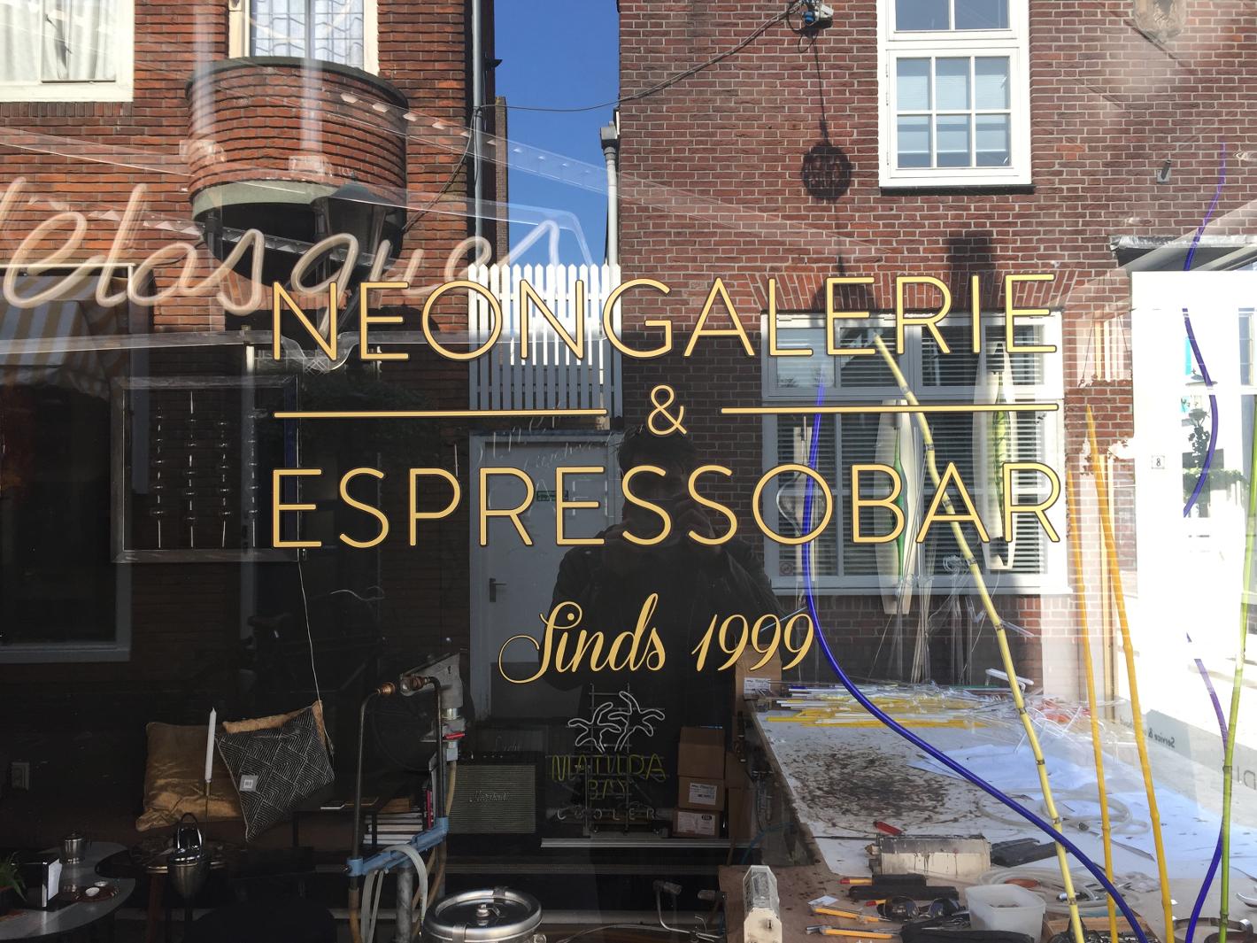 Photo Ray of Light Neongalerie & Espressobar in Alkmaar, Eat & drink, Coffee, tea & cakes, Sights & landmarks - #1