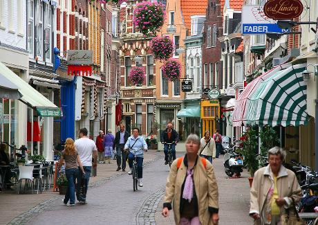 Photo Kleine Houtstraat in Haarlem, View, Neighborhood, square, park